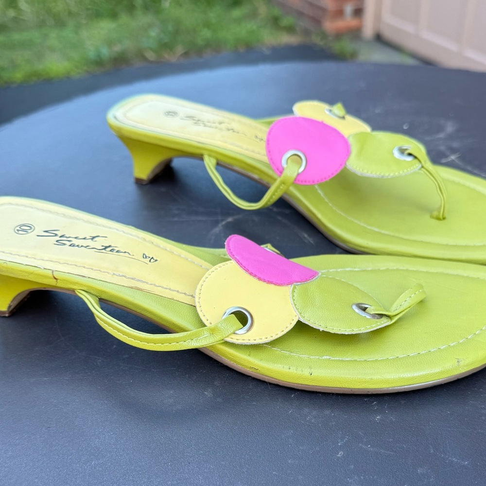 SWEET SEVENTEEN Size 10 Green Yellow Pink Kitten Heel Sandals - Picture 13 of 15